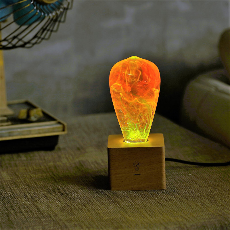 Lampe de table en bois 6,3 po