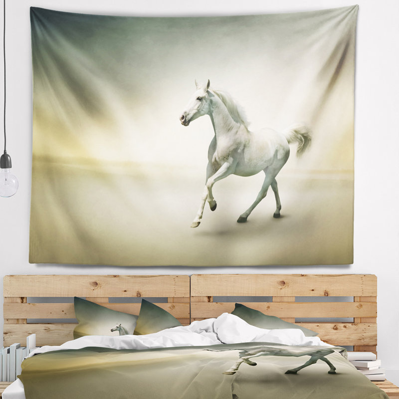 Tapisserie «White Horse in Motion», H 32 po x l 39 po