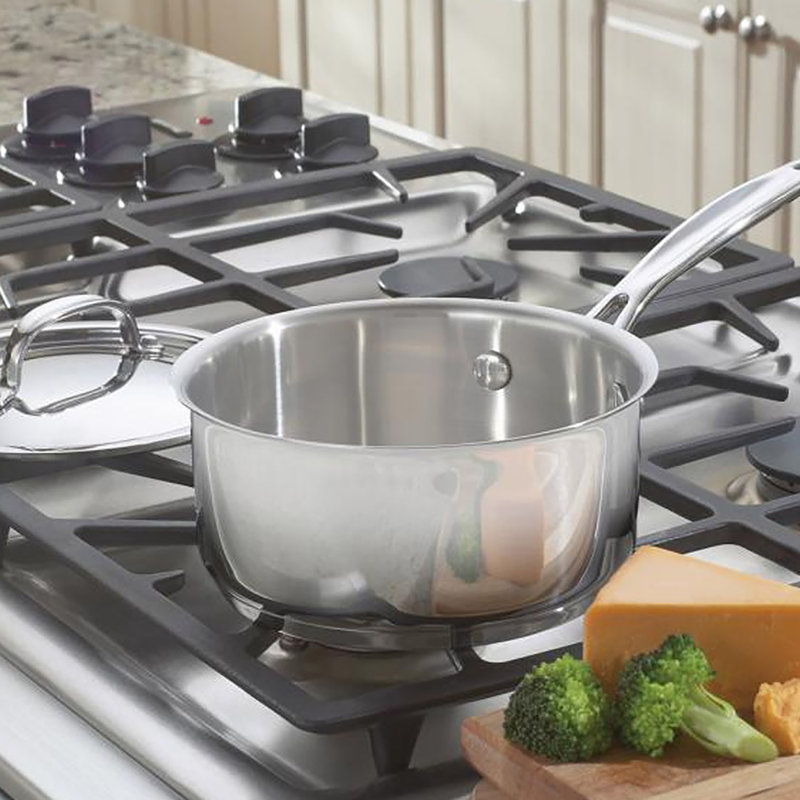 Cuisinart Stainless Steel (18/10) Saucepan with Lid, 1.5 Qt.