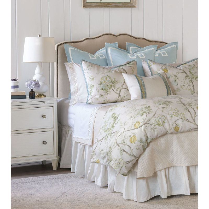 Magnolia Farmhouse / Country Cotton Floral Comforter, Cal. King Comforter, Button-Tufted