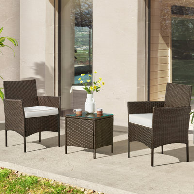 Ensemble de meubles de patio Thailen - Ensemble de sièges d'extérieur en rotin 3 pièces avec 2 chaises rembourrées et une table pour meubles de terrasse ou de porche par Lavish Home