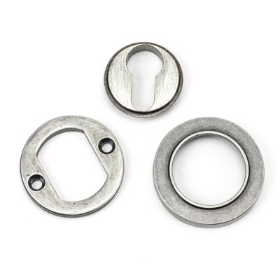 Concealed, Plain Escutcheon 3 Piece Door Accessory Set