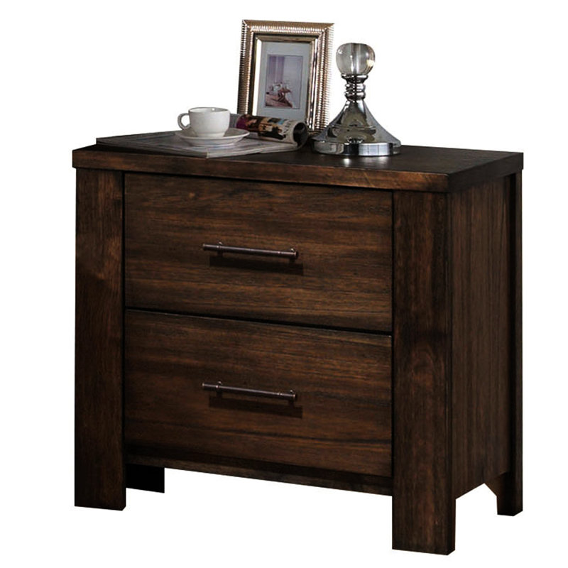 Table de chevet Cozy Oak - 2 tiroirs avec détails et détails en laiton antique