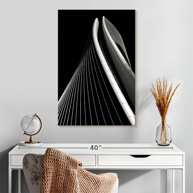 Lilie Curvy Skyscraper, 30" H x 20" W