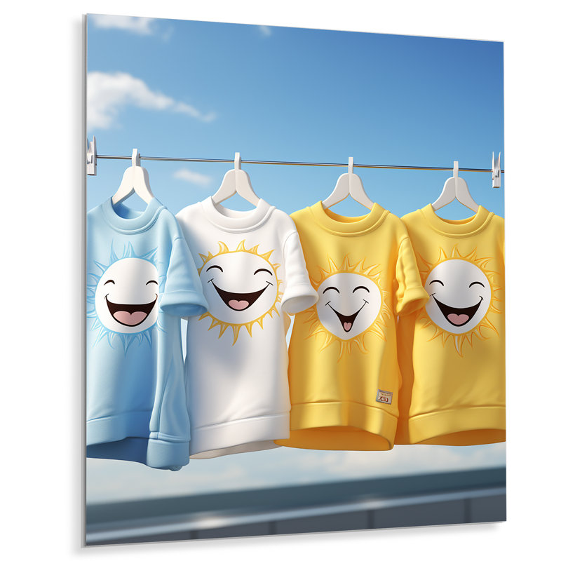 «Minimalist Laundry Hanging Out Smily Tshirt 2», art mural en métal, H 20 po x l 12 po x P 1 po