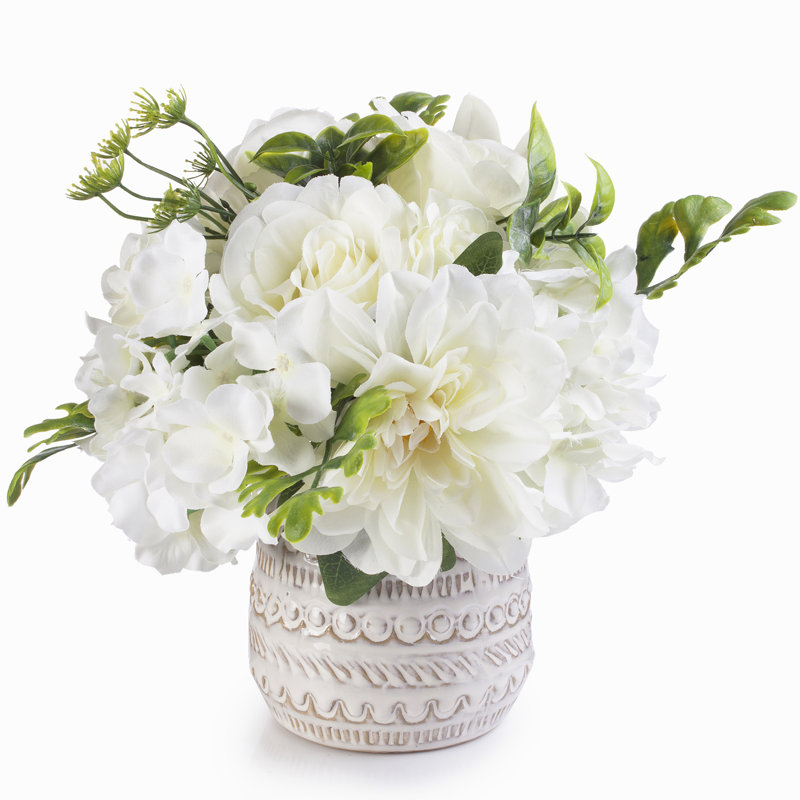 Arrangement de fleurs mélangées en pot