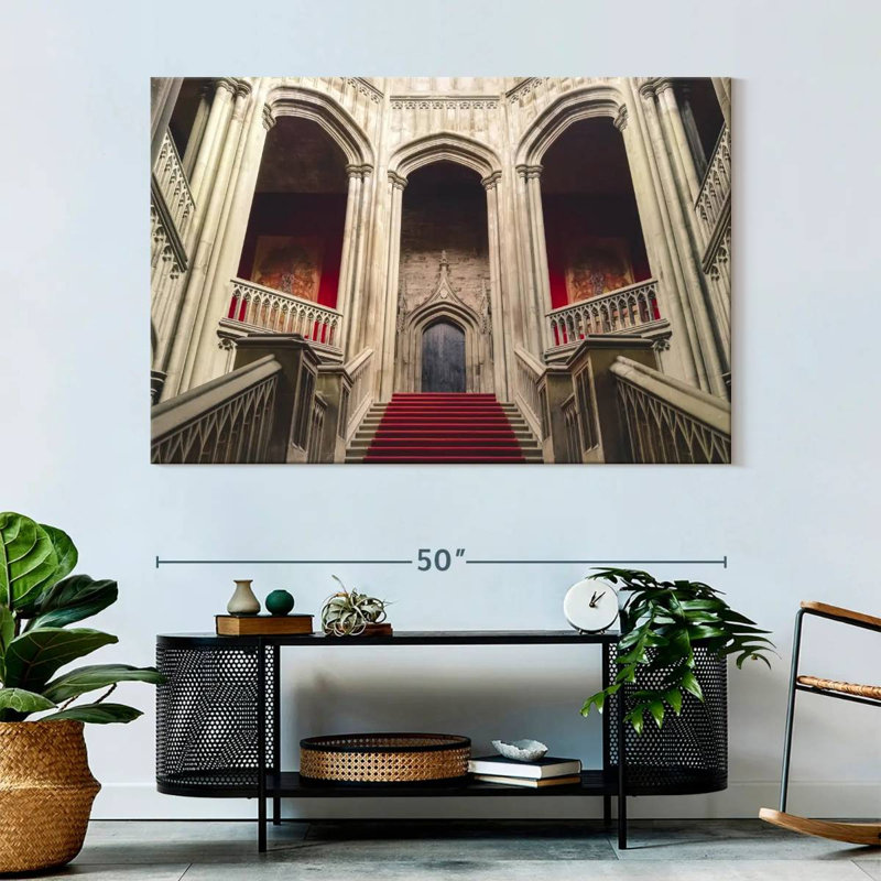 Grand escalier Old Castle, H 34 po x l 51 po
