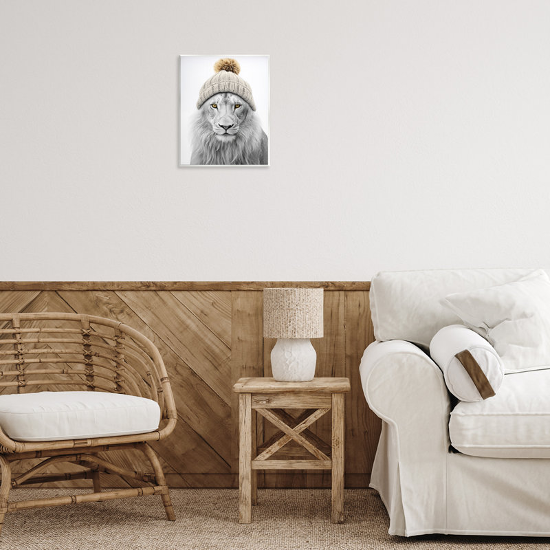 «Lion in Winter Hat» par Sasha