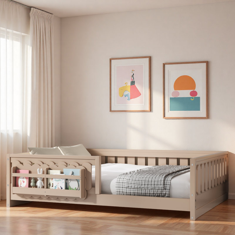 Lit plateforme en bois avec garde-corps et tablettes de rangement, Lit double
