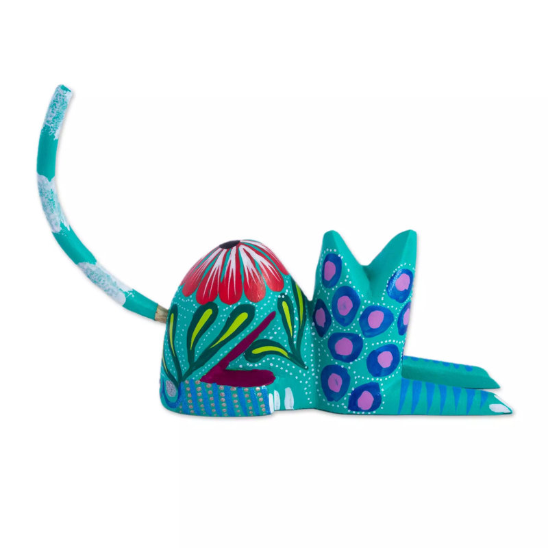 Figurine de chat excité