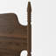 Structure de grand lit plateforme avec tête de lit haute incurvée et broche pour les chambres élégantes-1250336994
