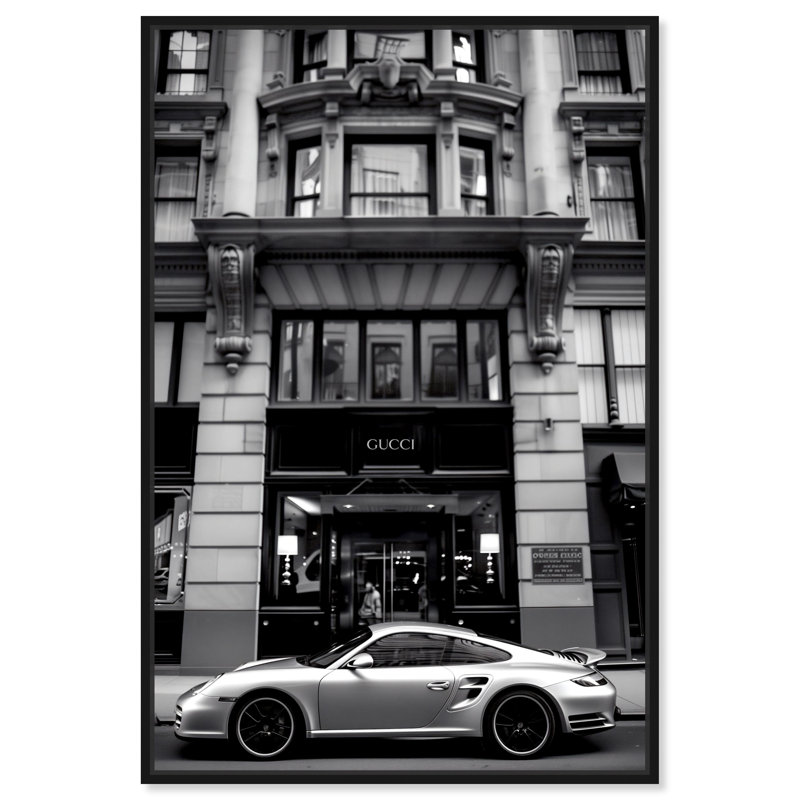 Mur noir et blanc Parked At The Store II par Notoriart, Cadre noir, H 55 po x l 37 po