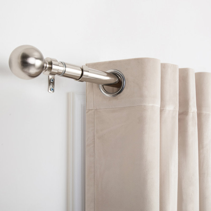 Nuha Iron Adjustable 2.8cm Single Curtain Rod, 160cm - 160cm, Brushed Silver