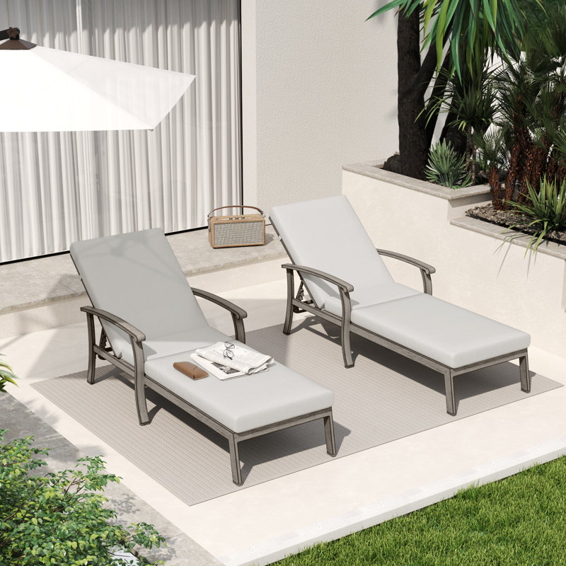 Chaise longue inclinable longue 62,2 po avec coussins