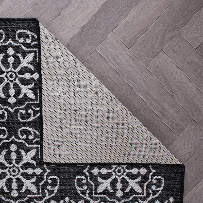 Andelija Geometric Black/Gray Indoor & Outdoor Area Rug, Rectangle 5' x 7'