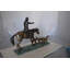 Statue en bronze Perna Hunter avec trois chiens - Taille: L 27 po x l 6 po x H 18 po.
