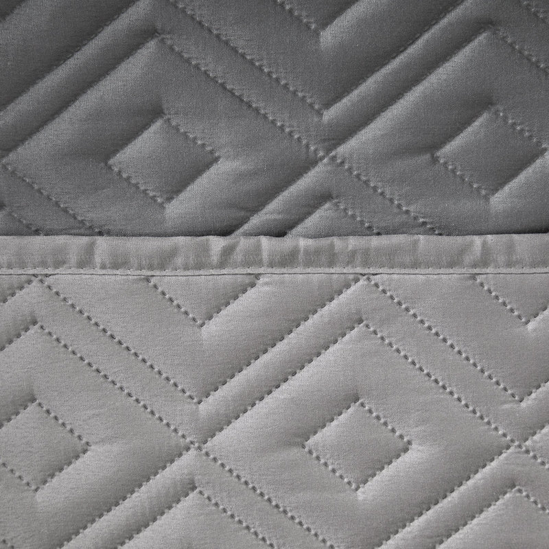 Reversible Waterproof Sofa Cover – Quilted Anti-Slip Couch Protector with Adjustable Strap, 179cm H x 224cm W - (2 Seater)