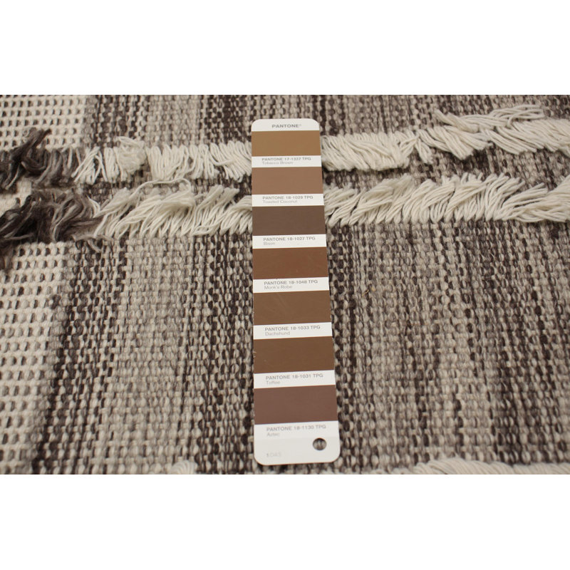 Tapis gris / crème en laine tissé à plat à la main et rectangulaire 4 pi 10 po x 8 pi 2 po Primous