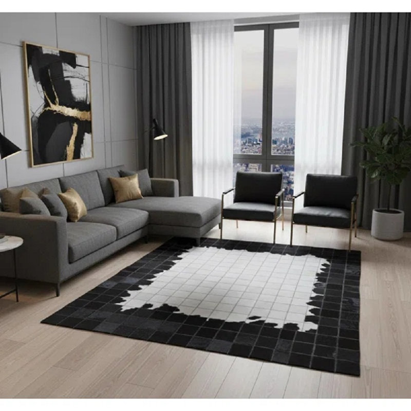 Tapis patchwork en cuir de vache moderne en cuir géométrique noir et blanc, Rectangle 9 pi 6 po x 13 pi 6 po