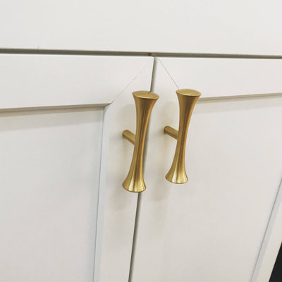 MCM 01 Hourglass Pull in Satin Gold