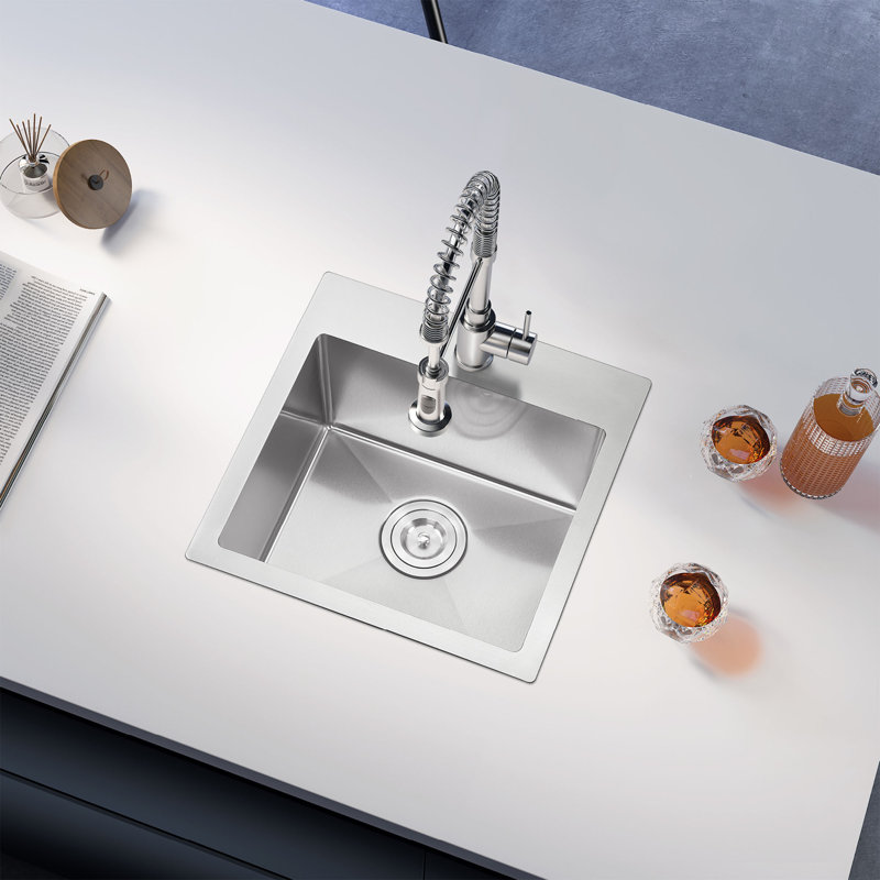 Évier de cuisine 18 pouces à cuve simple en acier inoxydable 304