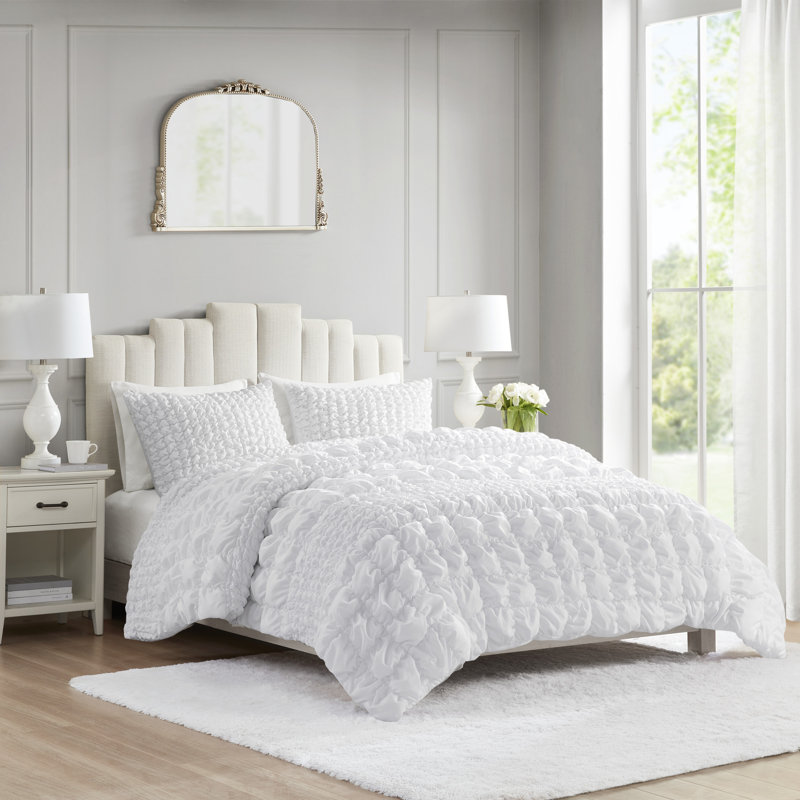 Evelyn White Ruched 3-Piece Full/Queen Comforter Set, Full / Queen