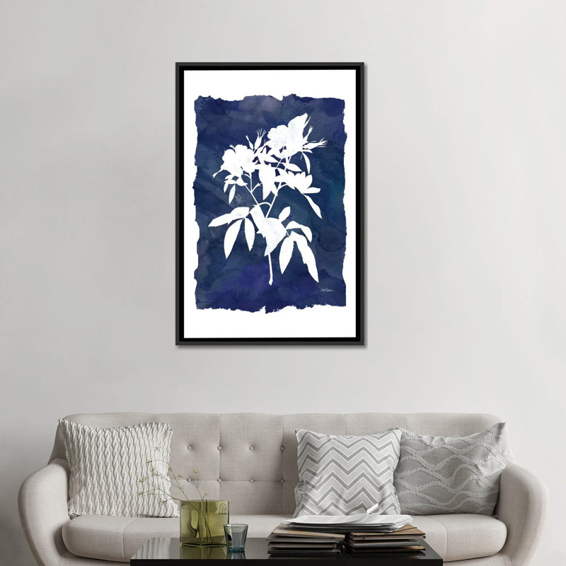 «Indigo Botanical I», impression sur toile, H 26 po x l 18 po x P 1,5 po, Toile encadrée noire, Pas de tapis
