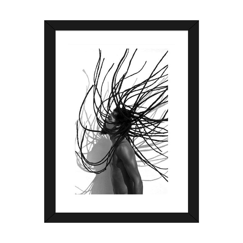 "Locs" par Gregory Prescott, impression, Blanc, H 24 po x l 16 po x P 1 po, Papier encadré noir