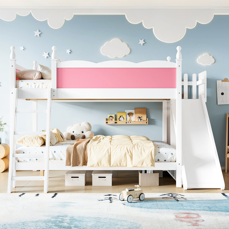 Lit superposé en bois peu encombrant avec glissade, tablettes de rangement et échelle Cavero, Pink & White