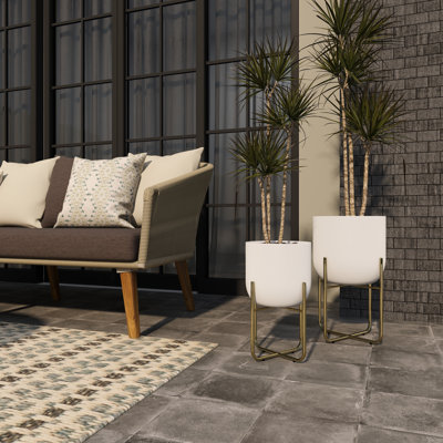 Nickson 2 Piece Metal Indoor and Outdoor Planter Set