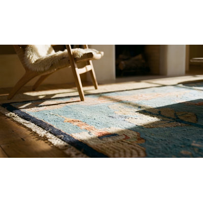 Tapis bleu antique en laine Art Deco