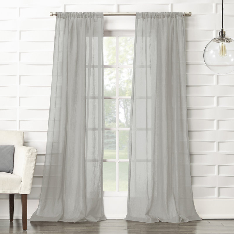 Panneau de rideau semi-diaphane avec passe-tringle Jaklyn, L 50 po x L 108 po, Gris argenté