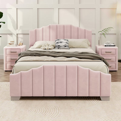 Ensemble de chambre à coucher 3 pièces avec lit plateforme tapissier en velours pour lit grand et 2 tables de chevet à trois tiroirs, rose