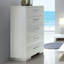 Commode à cinq tiroirs moderne et ultrabrillante, parfaite pour un rangement stylisé et une mise en valeur de l'espace.