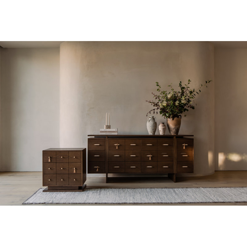 Amaryllis Dresser