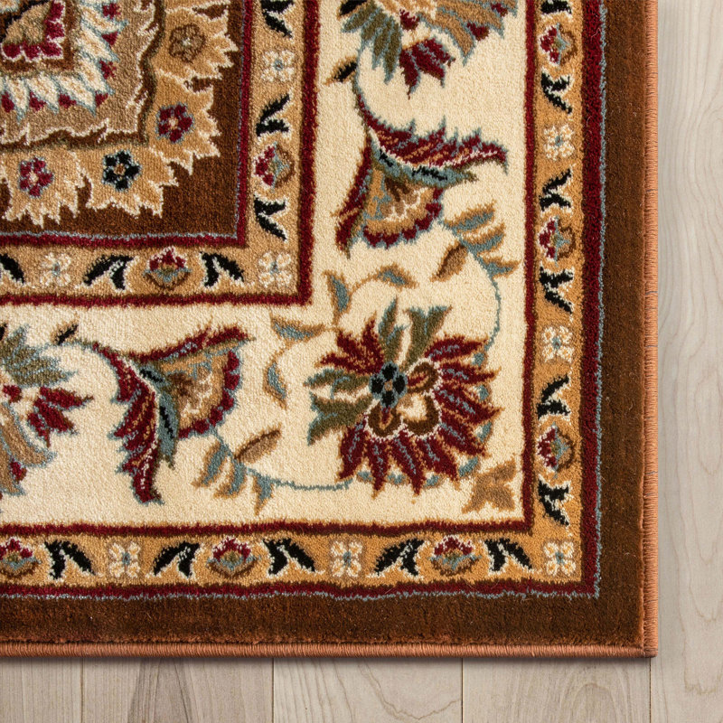 Tapis oriental floral Fiecke, Rectangle 6 pi 7 po x 9 pi 3 po