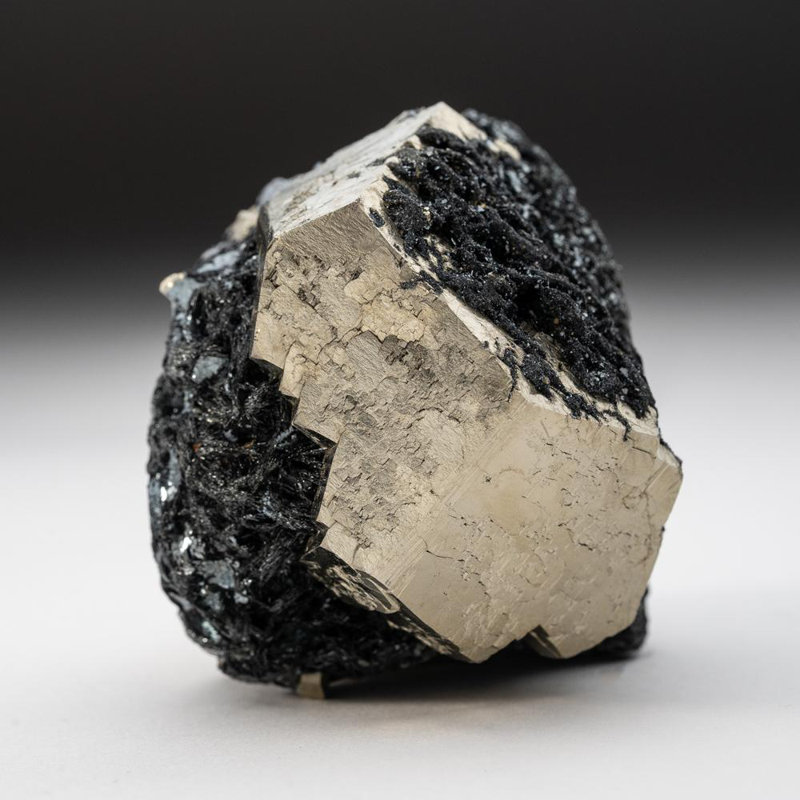 Pyrite véritable sur grappe d'hématite