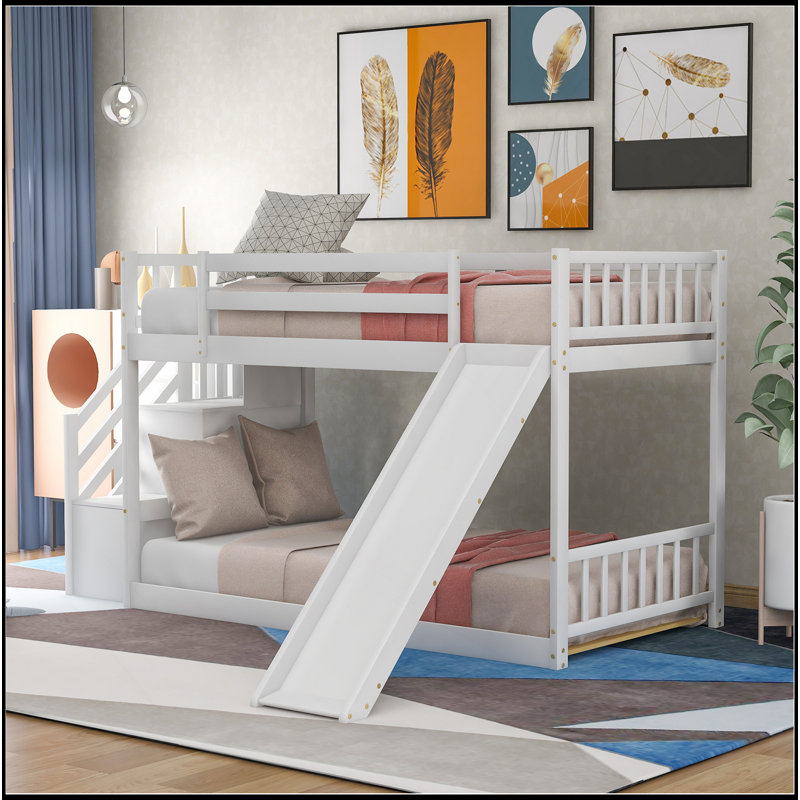 Lit superposé simple au-dessus d'un lit simple avec glissière convertible et escalier, blanc