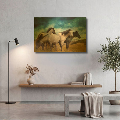 Tableau mural en métal doré « Troupeau de chevaux sous un ciel étoilé » de Bluebird Barn, 91,4 cm x 61 cm