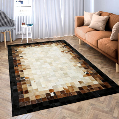 Tapis brun en cuir de vache patchwork brun clair