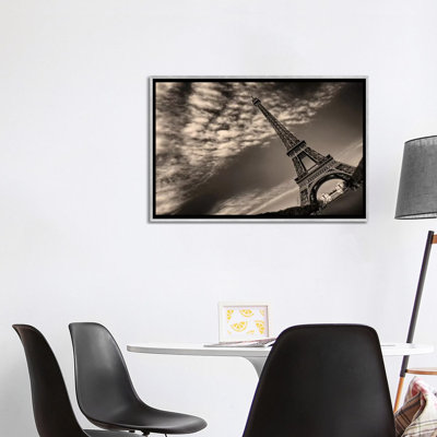 Tour Eiffel par Ben Heine - reproduction de photo sur toile encadrée