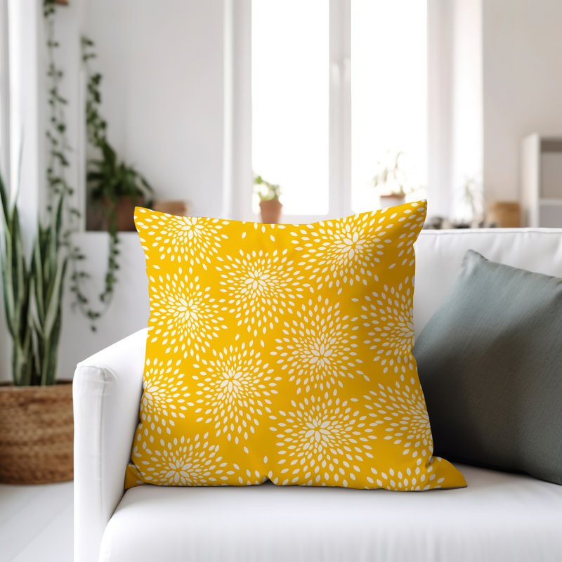 Coussin décoratif intérieur / extérieur en polyester filé floral Bavière, Jaune / crème, H 17 po x l 17 po