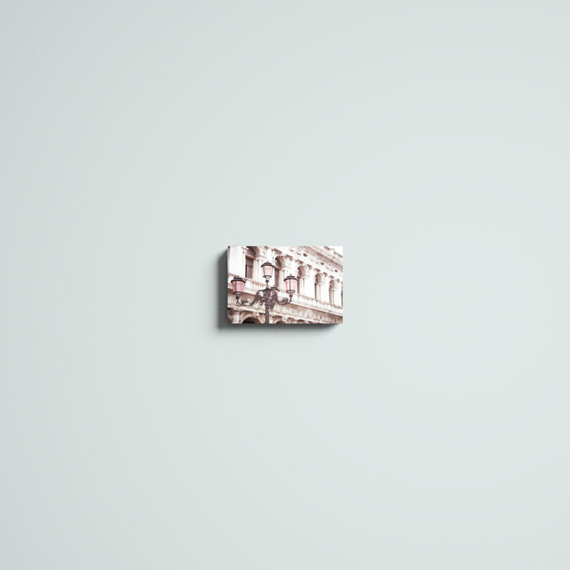 Photographie de Venise sur lanternes roses I, H 8 po x l 12 po