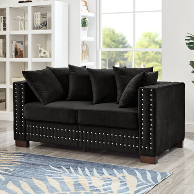 Canapé 2 places moderne en velours noir, accoudoirs carrés, clous argentés, siège à ressorts ensachés, housses de coussin amovibles, rangement intégré pour un espace de vie moderne, accoudoirs avec coussins et housses inclus.