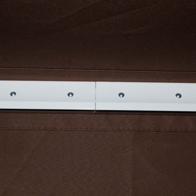 Auvent de patio rétractable polyvalent pour les espaces extérieurs, améliorant le confort et le style