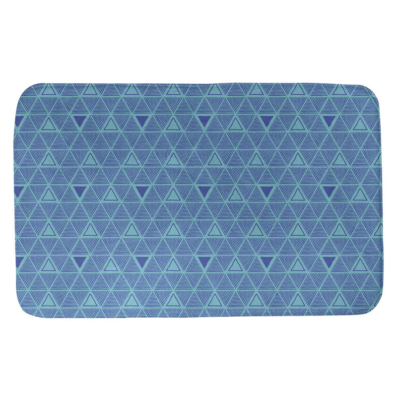 Tapis de bain géométrique à motif de triangles dessinés à la main, l 21 po x L 34 po, Bleu sarcelle/bleu