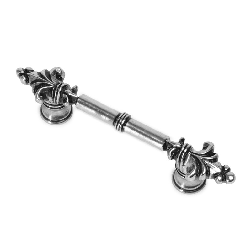 Poignée classique Charl Allemagne avec petits fleur de lys aux extrémités, Argent argent, 3"