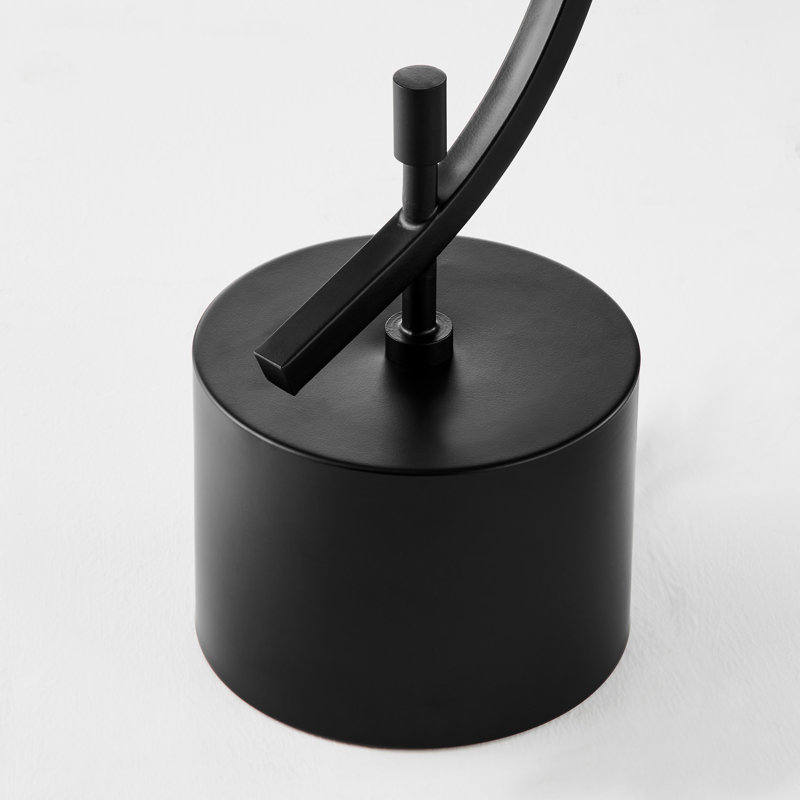 Hamp Metal Table Lamp