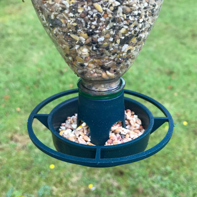 Georgene Hanging Soda Bottle Feeder
