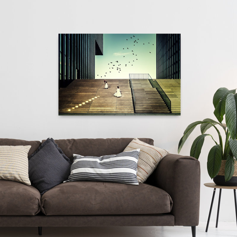 Filles sur un escalier moderne, oiseau abstrait, architecture moderne, art mural, H 32 po x l 48 po